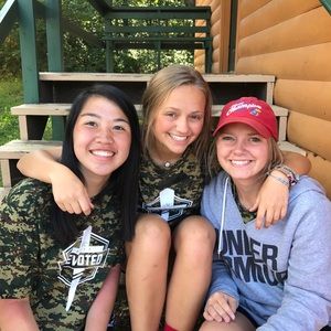 Meet your Posher, Ella